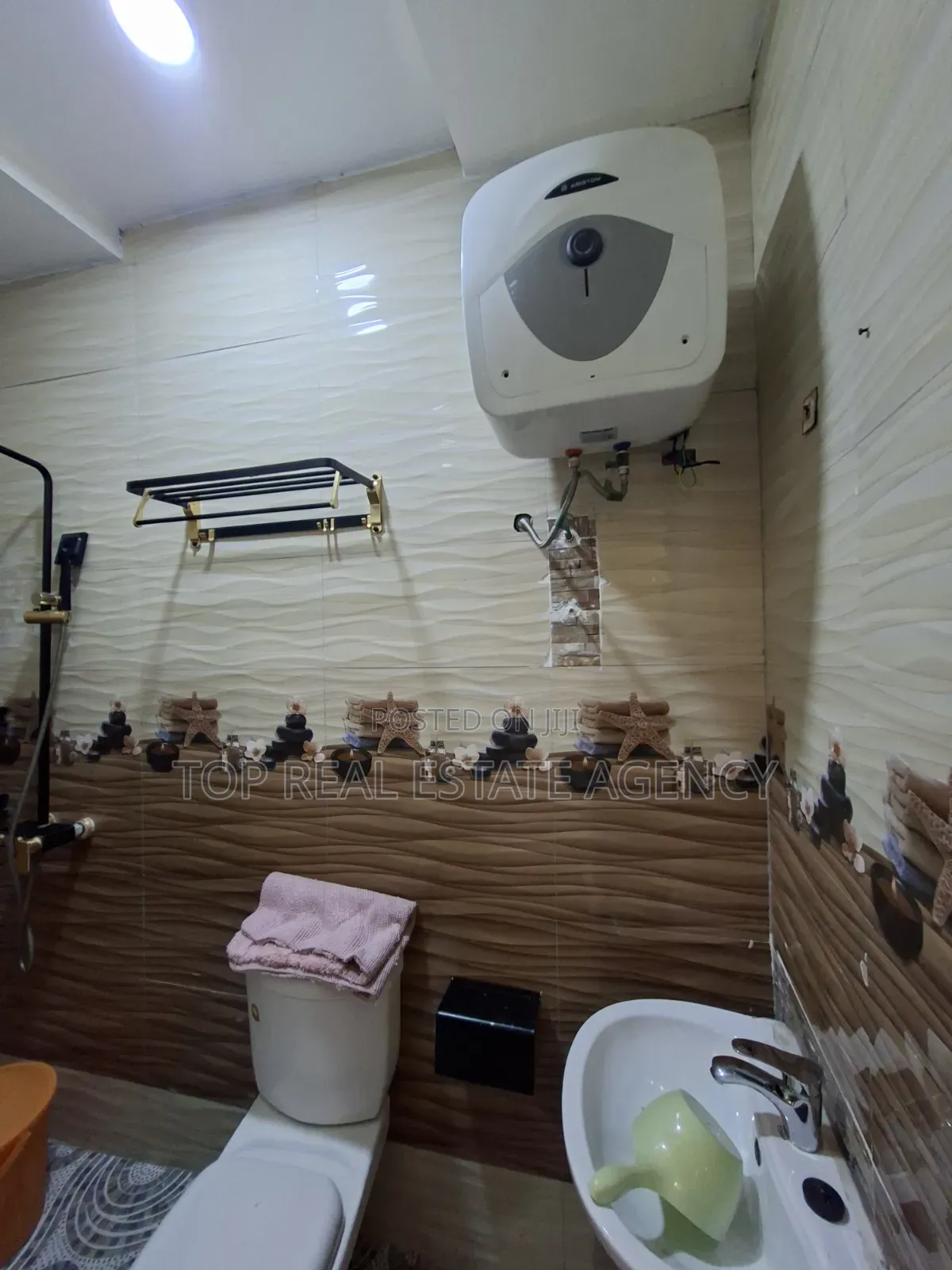 Furnished 2bdrm Apartment in Ashomang Estate, Pure Water for rent