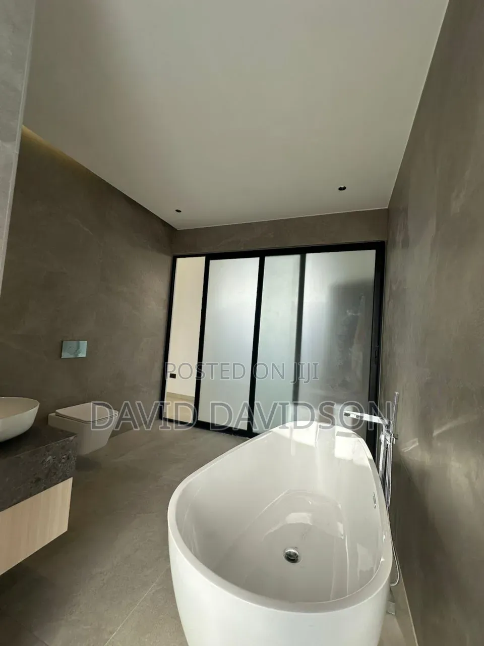 4bdrm House in 4 Bedroom House, Tema Metropolitan for sale