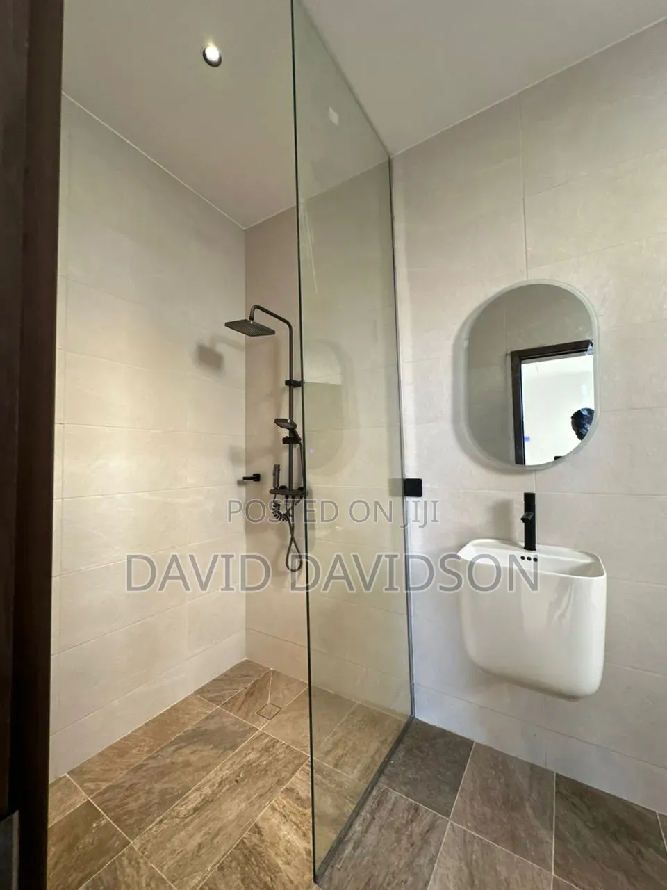 4bdrm House in 4 Bedroom House, Tema Metropolitan for sale