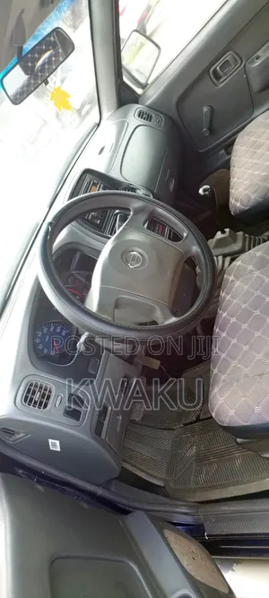 Nissan Hardbody 2011 Blue