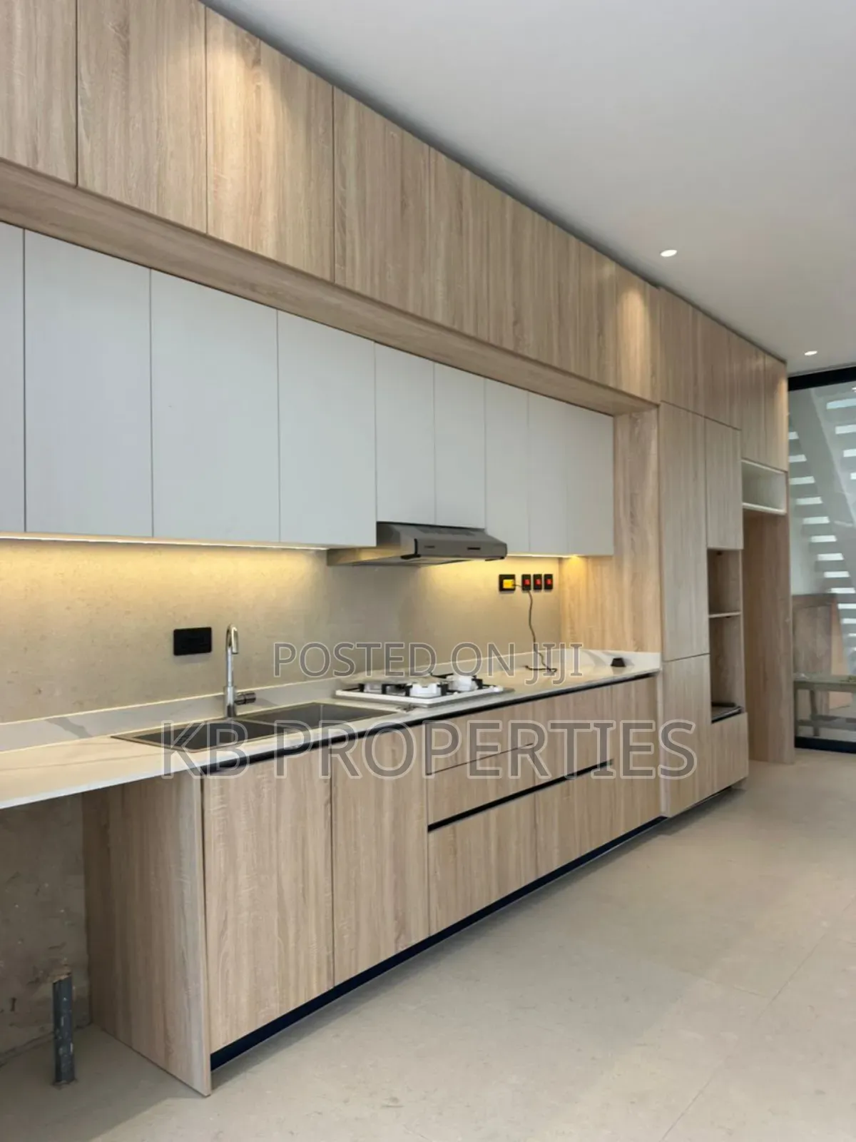 4bdrm Duplex in Kb Properties, American House for sale