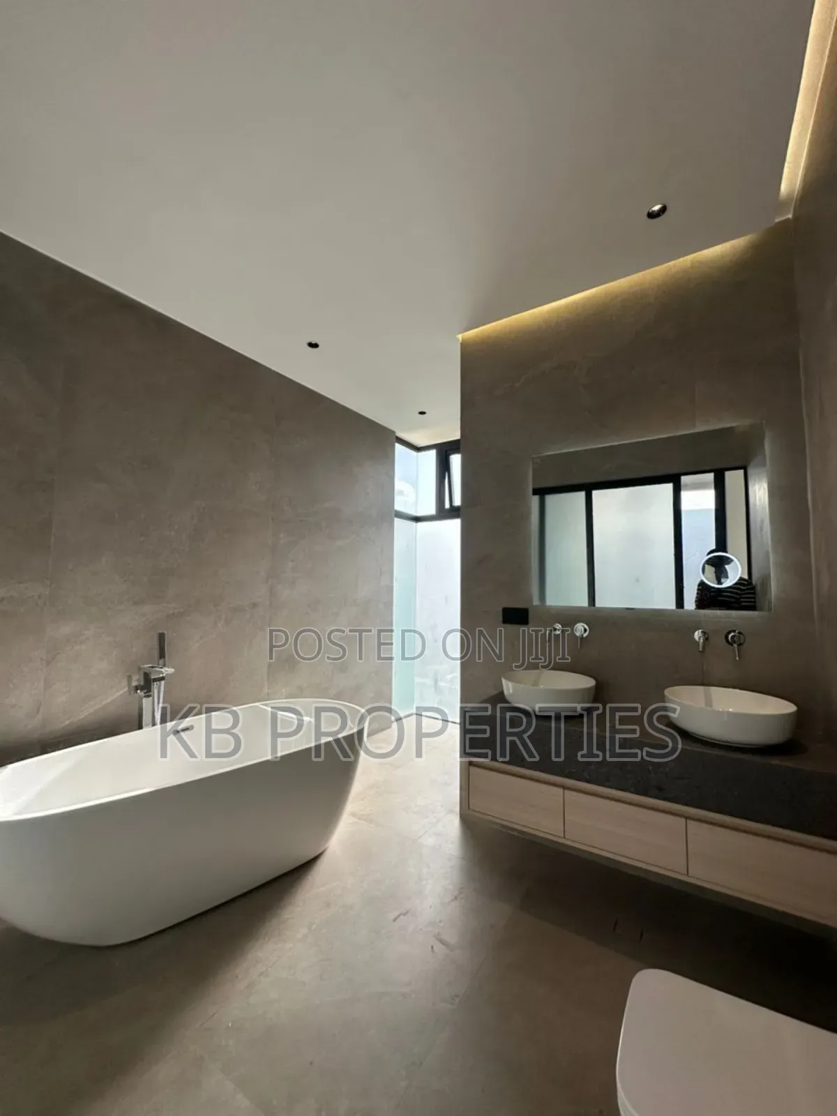 4bdrm Duplex in Kb Properties, American House for sale