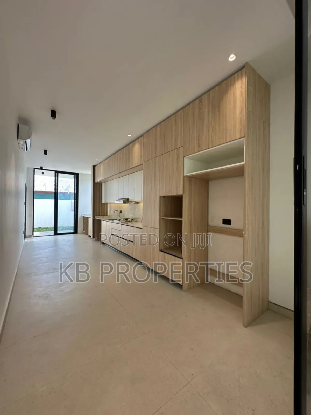 4bdrm Duplex in Kb Properties, American House for sale