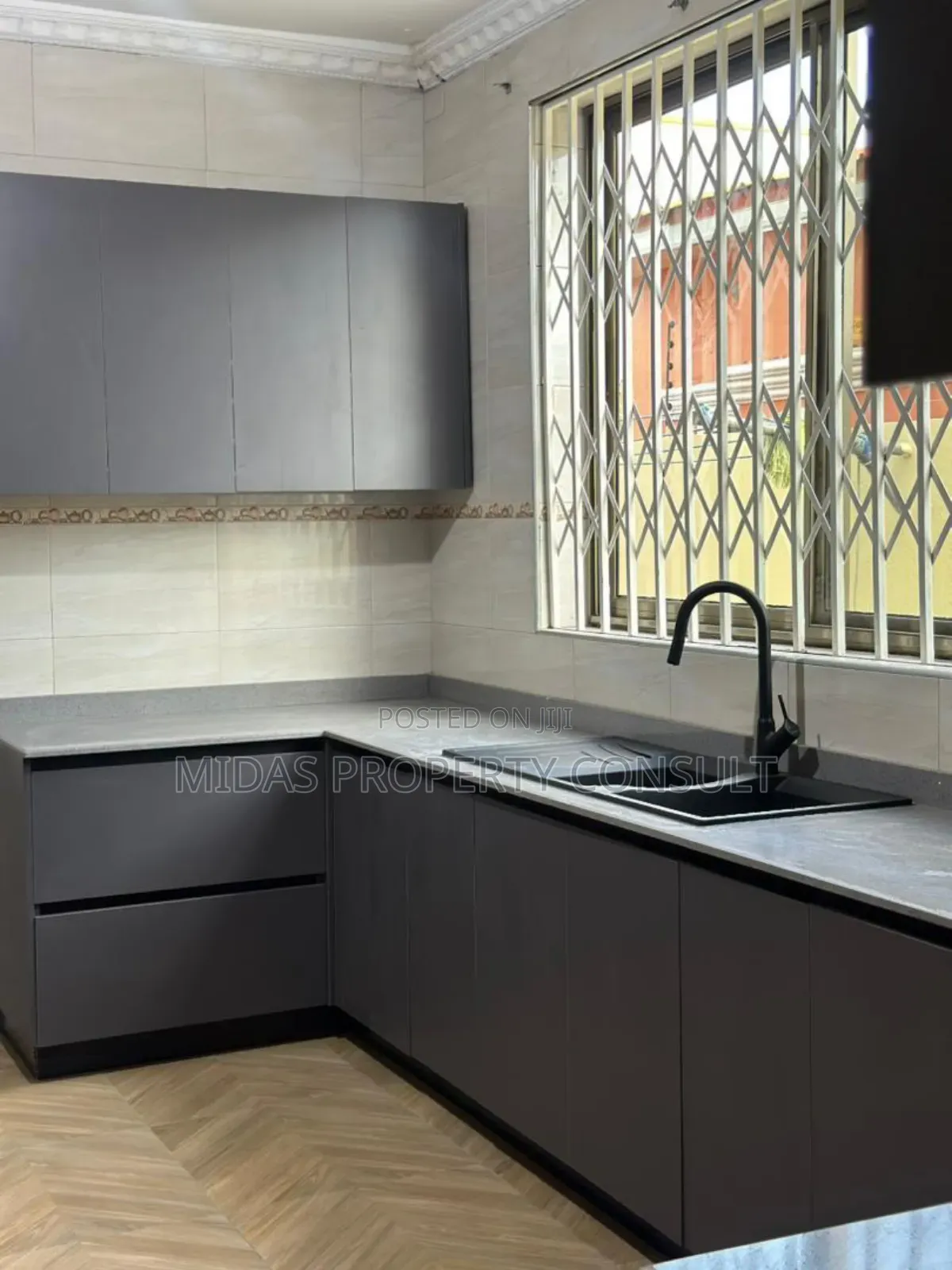 6bdrm House in West Legon, Police Station for rent