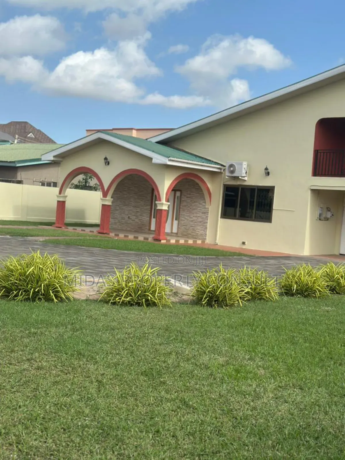 6bdrm House in West Legon, Police Station for rent
