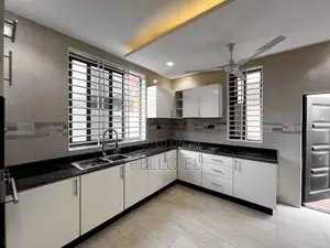 4bdrm House in Housing Down for sale