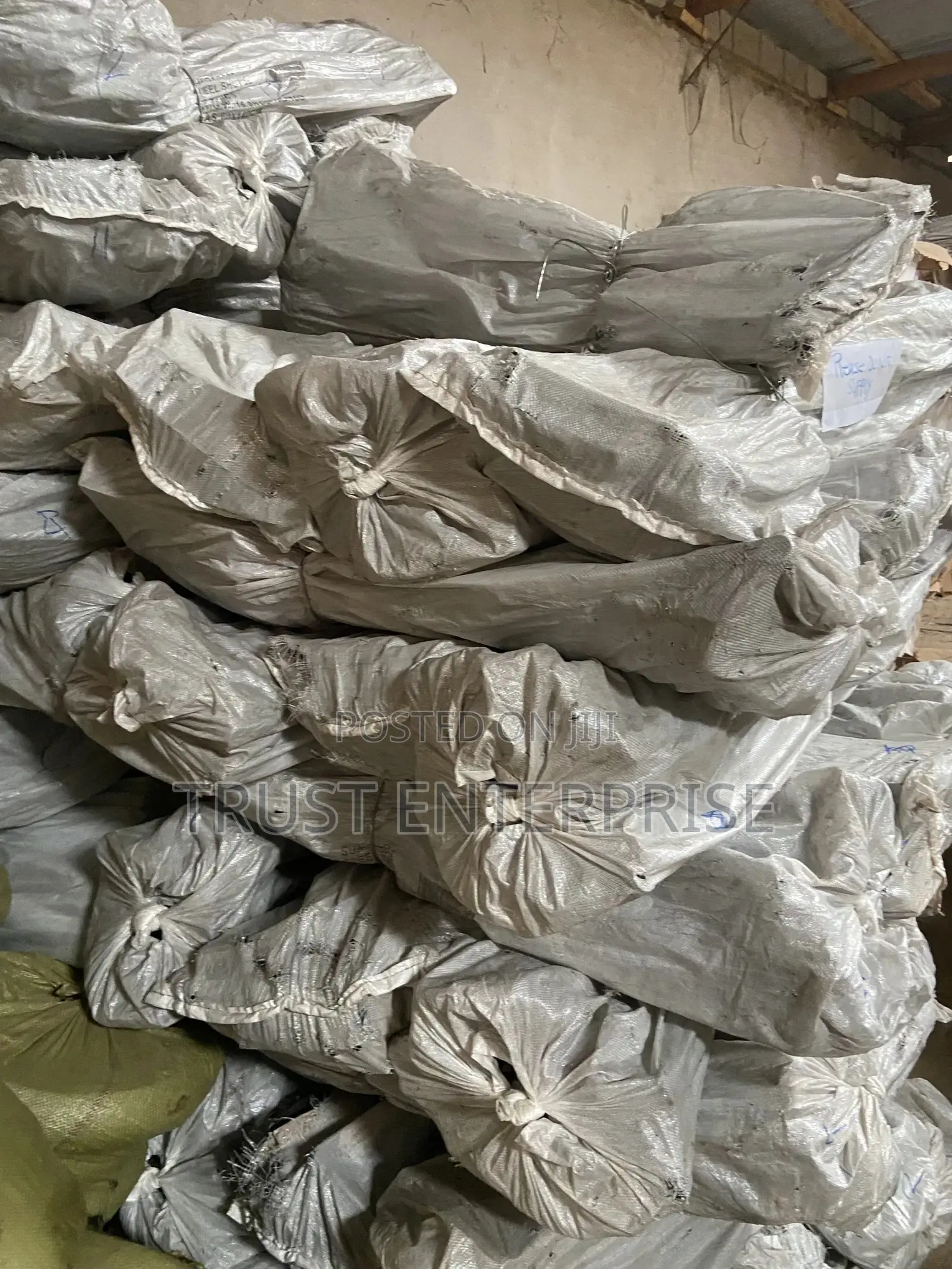 Square Shovels, Round Shovels Spades Sold in Sacks (Wholesale)