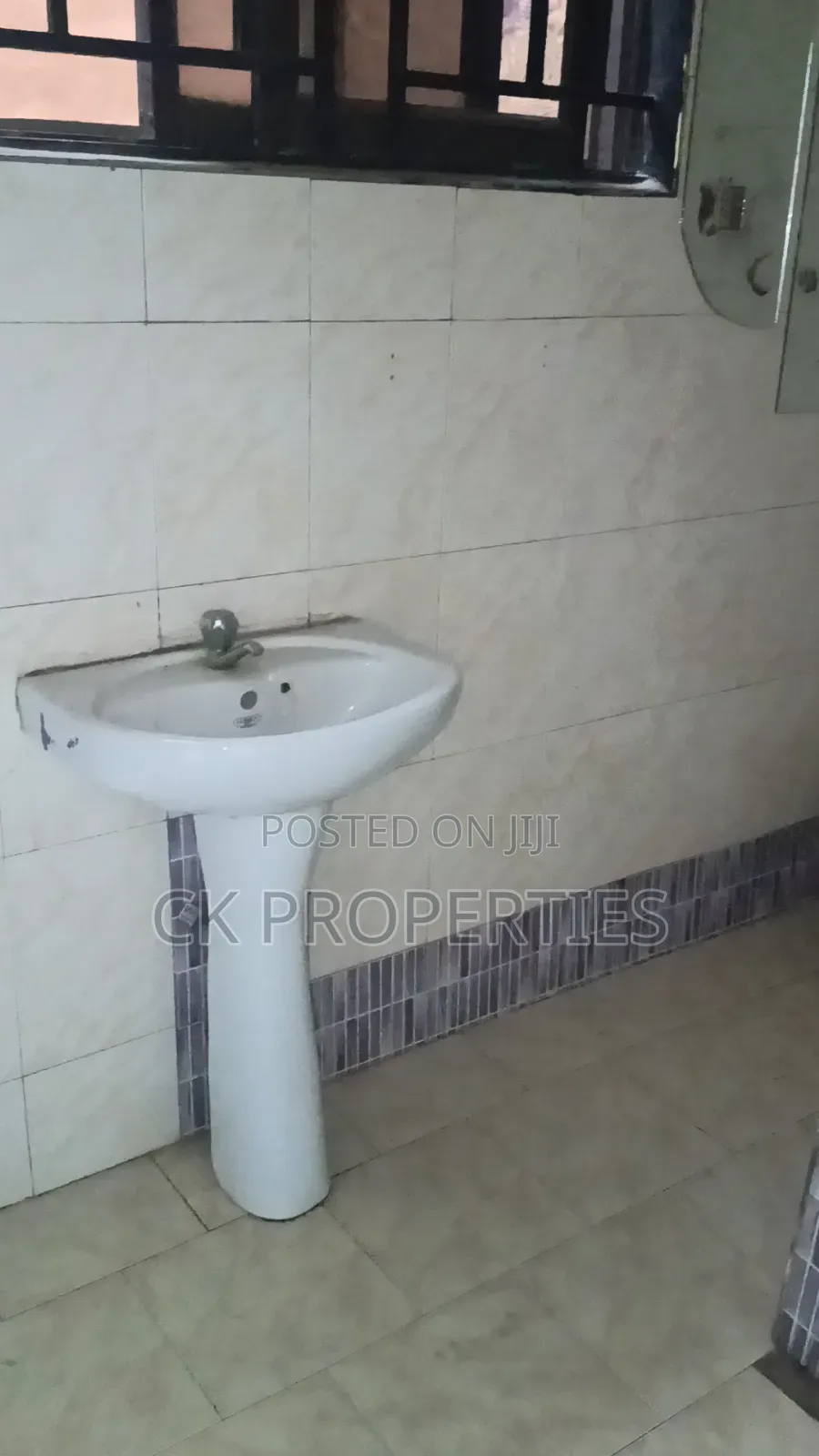 Mini Flat in Parakuo Estate for rent