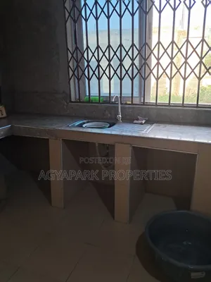 3bdrm House in Ashalja, Amasaman for sale