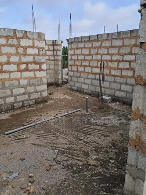 3bdrm House in Ashalja, Amasaman for sale