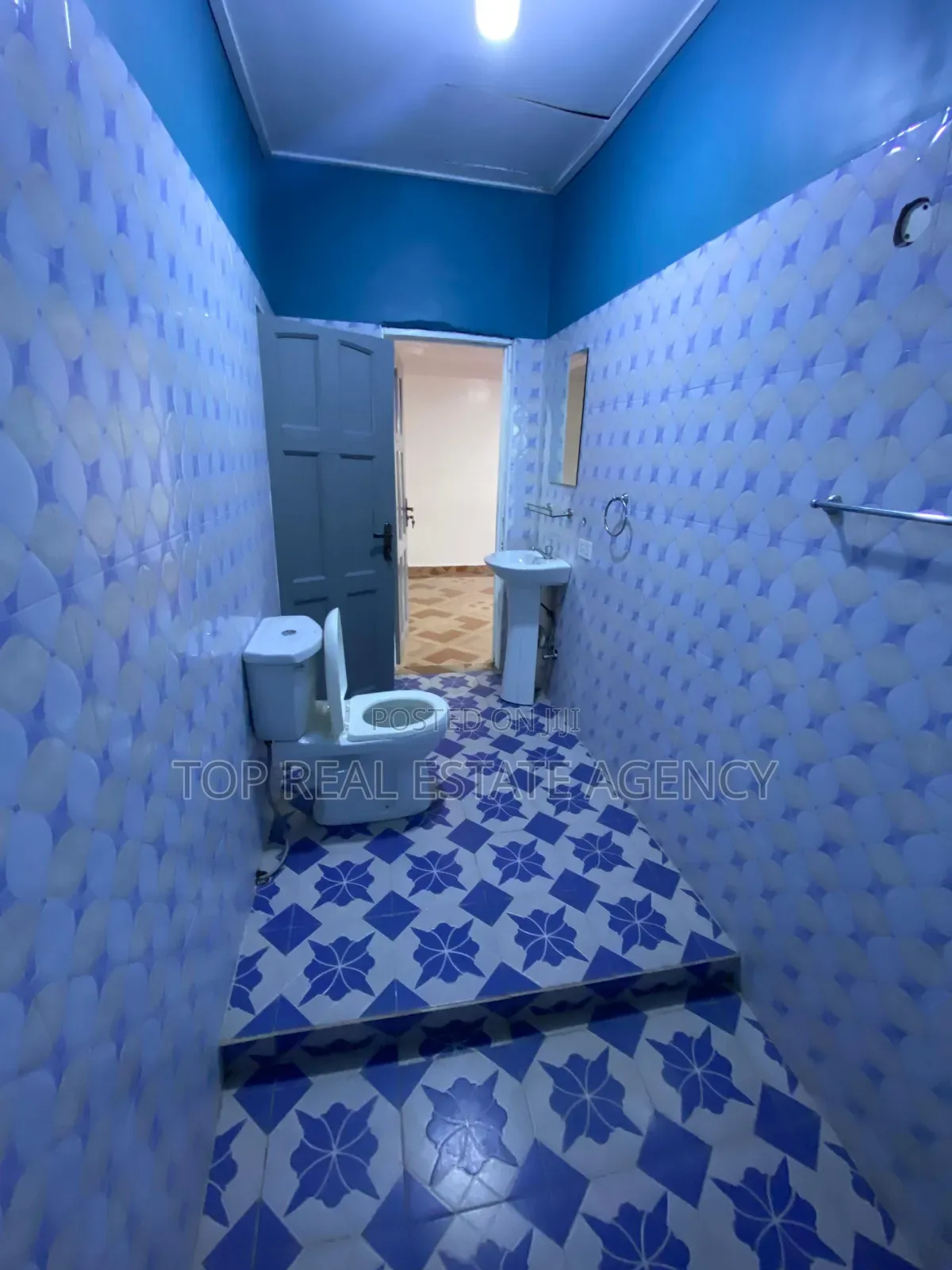 2bdrm Apartment in , Pokuase for rent