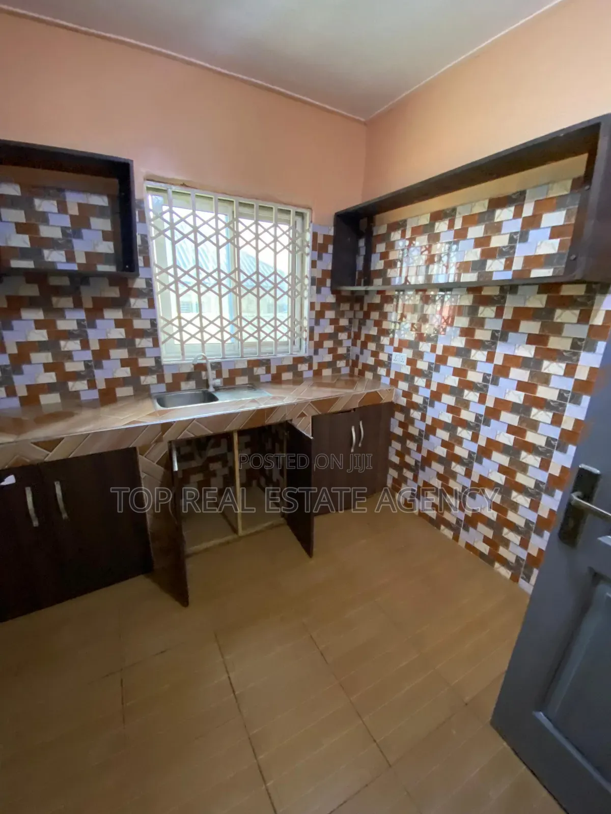 2bdrm Apartment in , Pokuase for rent