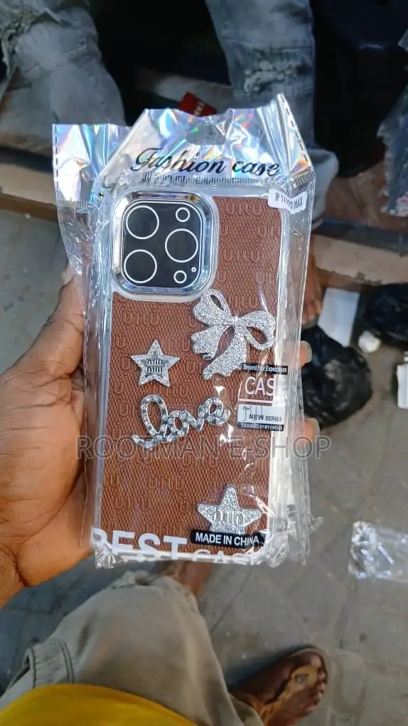 Cute Girly iPhone Case – Sparkle Love Design (iPhone 13–17 Pro Max)