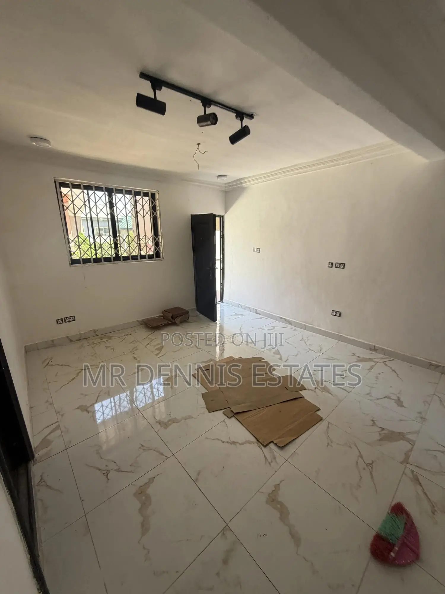 2bdrm Apartment in Westhills Mall for rent