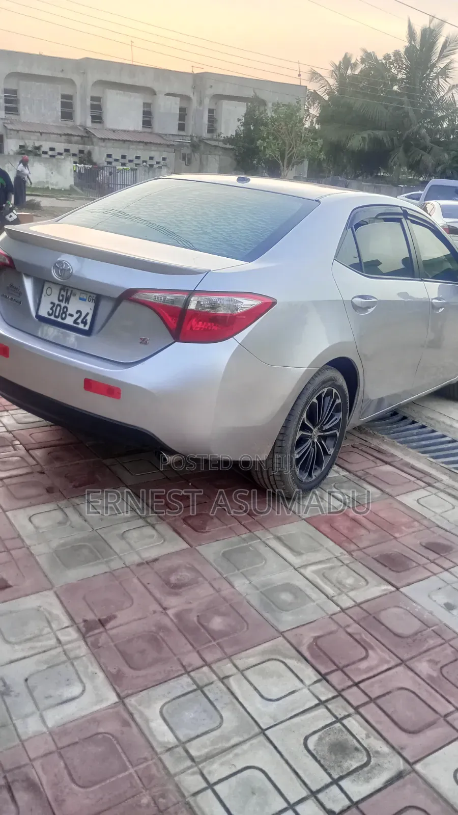 Toyota Corolla LE Eco Plus 4dr Sedan (1.8L 4cyl CVT) 2016 Silver