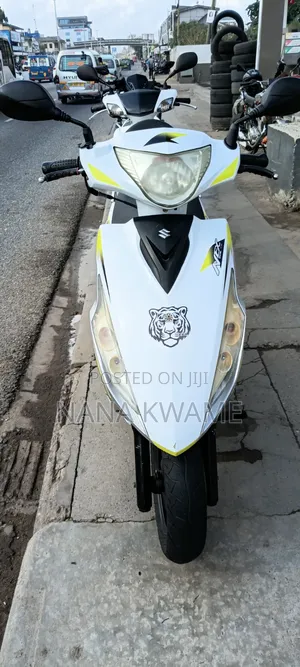 Suzuki 2015 White