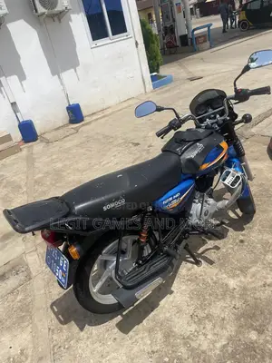 New Bajaj Boxer 125 2025 Blue