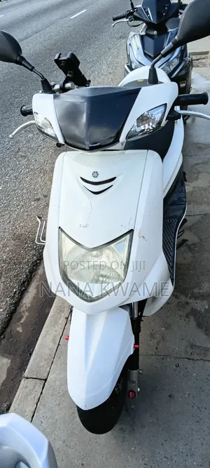 Yamaha 2018 White