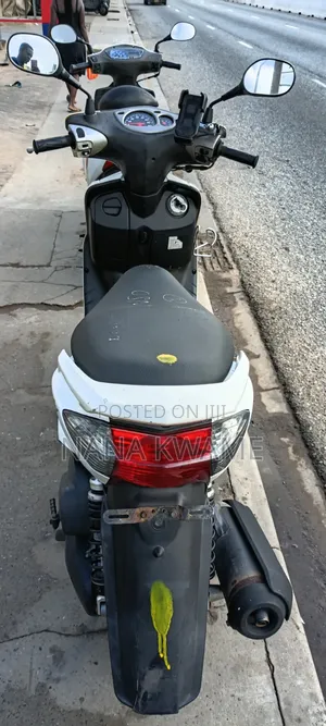 Yamaha 2018 White