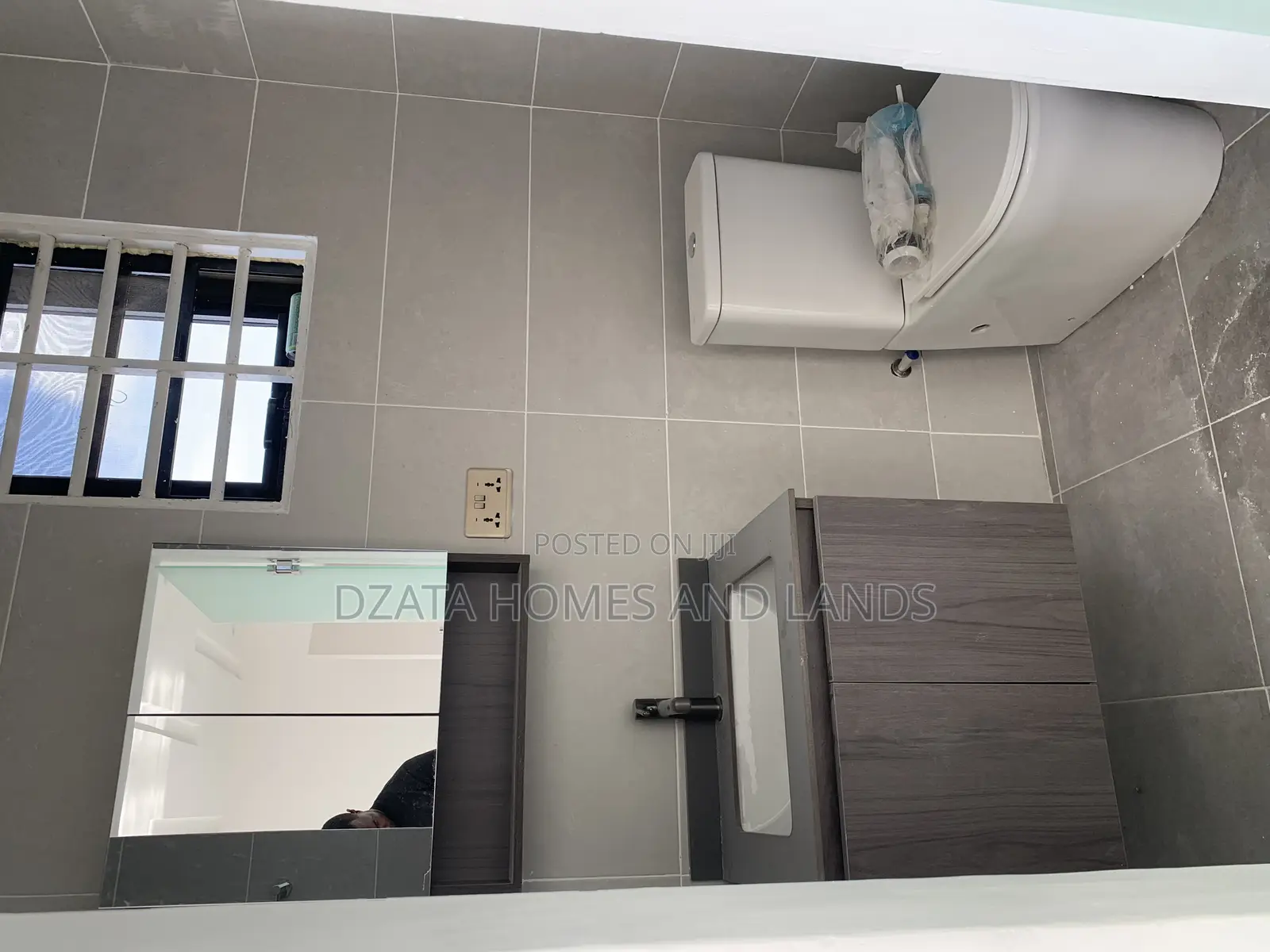 2bdrm Apartment in Lashibi Emerf, Spintex for rent
