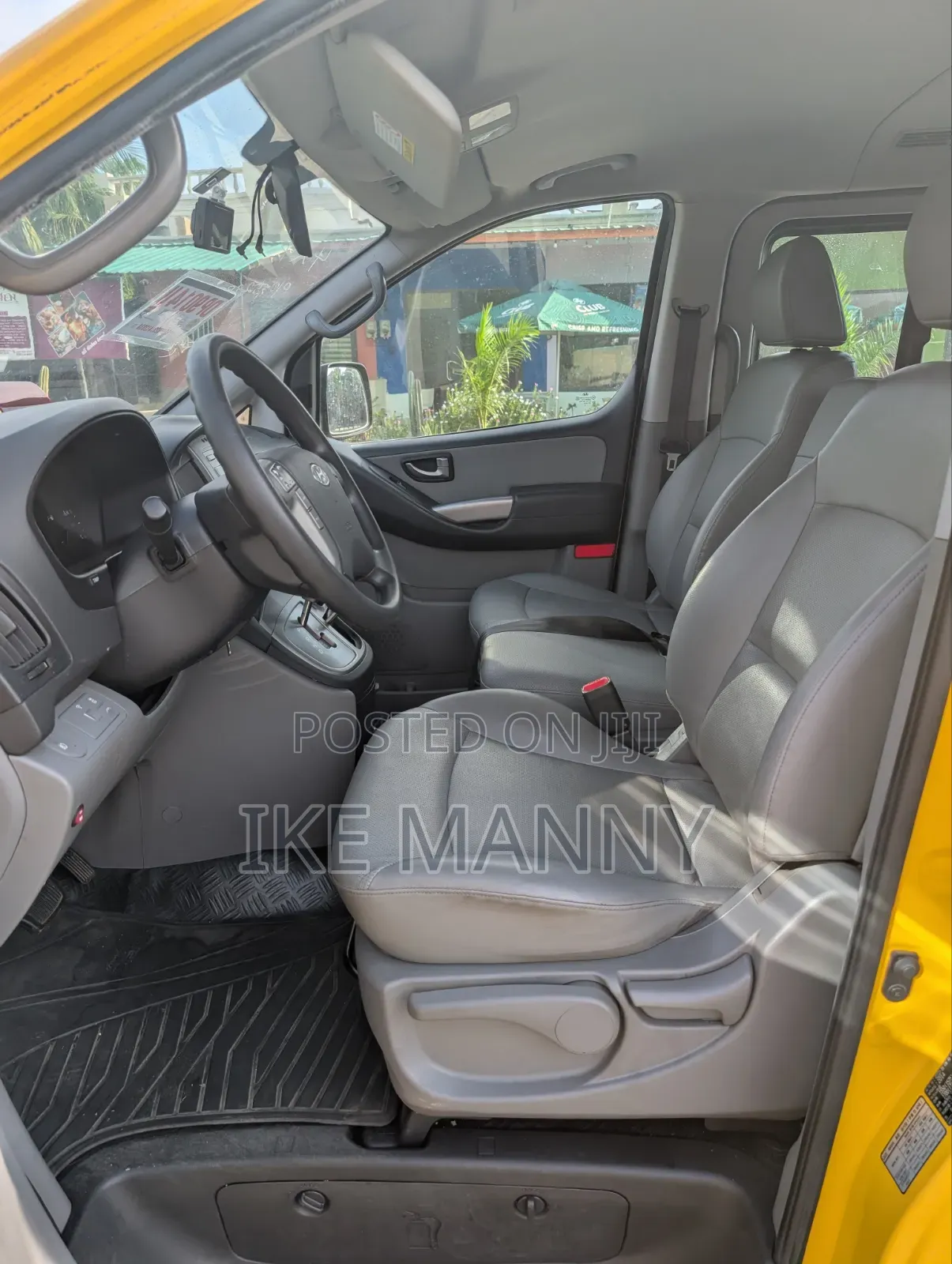 Hyundai Starex 2015 Yellow
