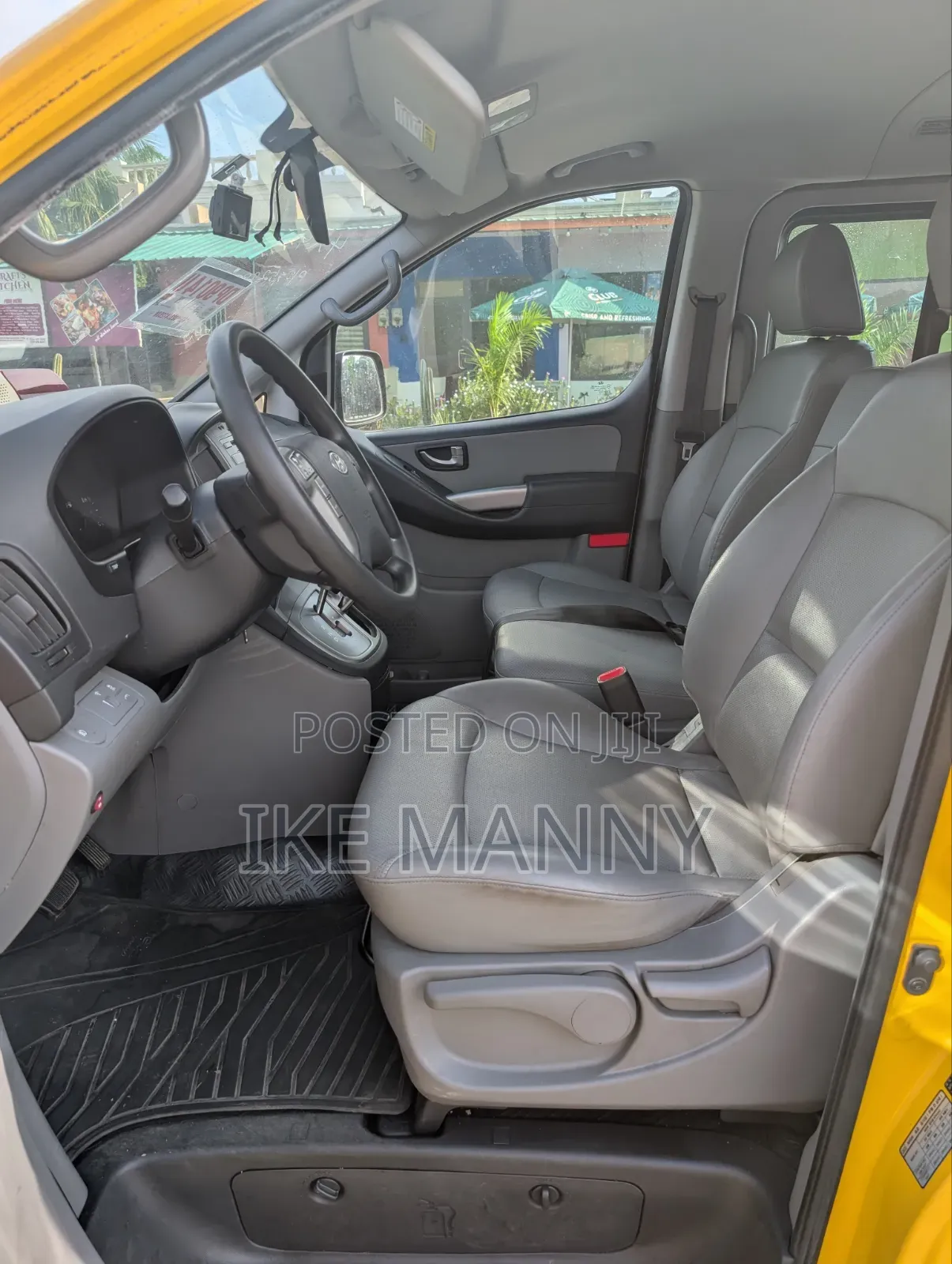 Hyundai Starex 2015 Yellow
