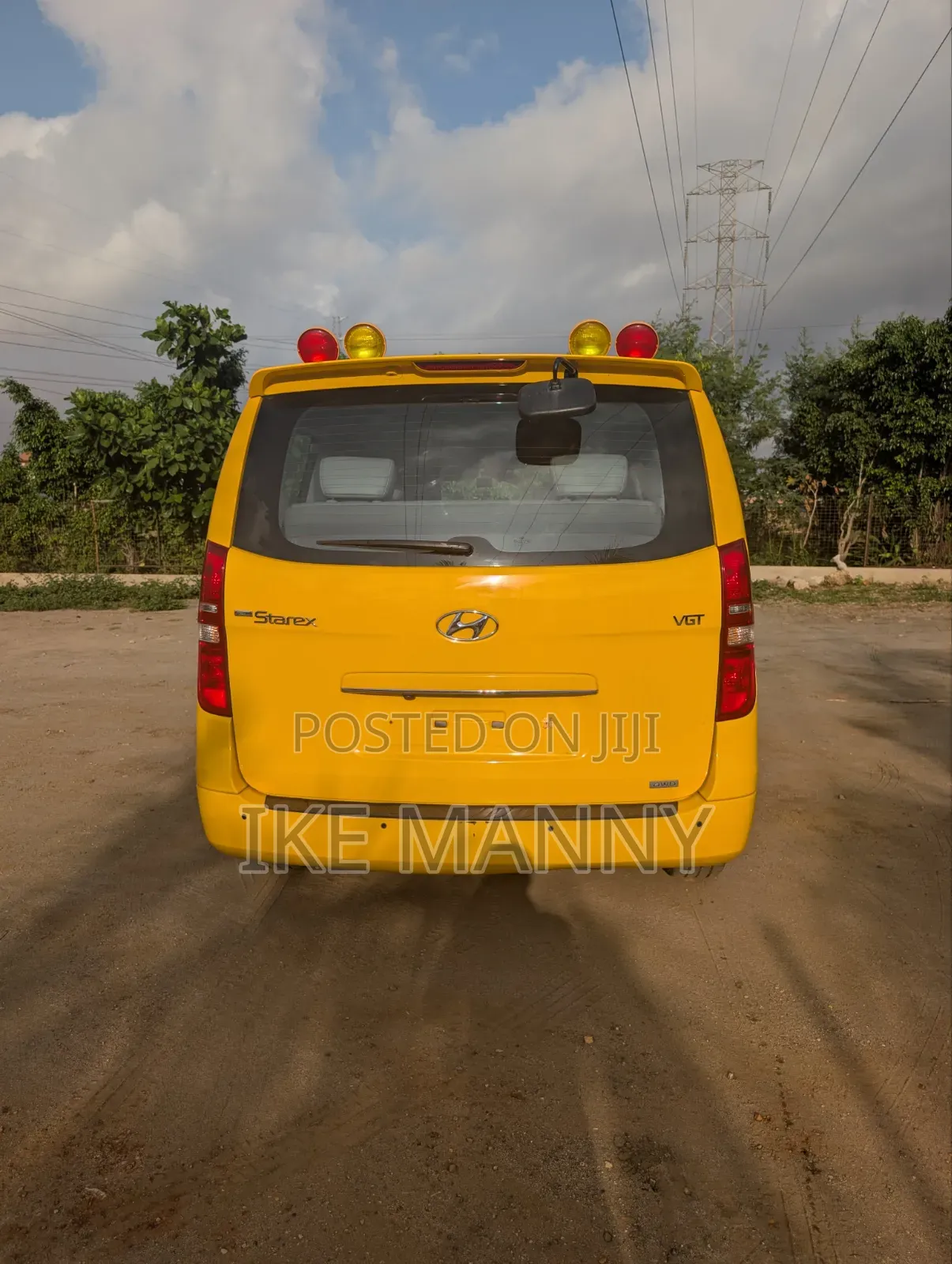 Hyundai Starex 2015 Yellow