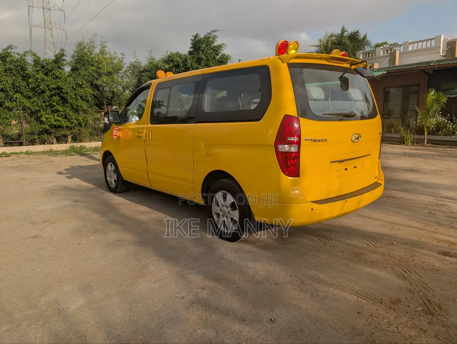 Hyundai Starex 2015 Yellow
