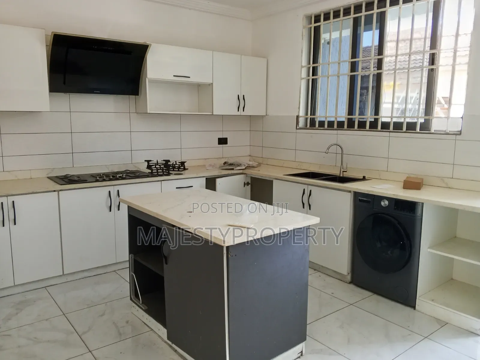3bdrm Duplex in Hfc Estate, Baatsona Total for rent