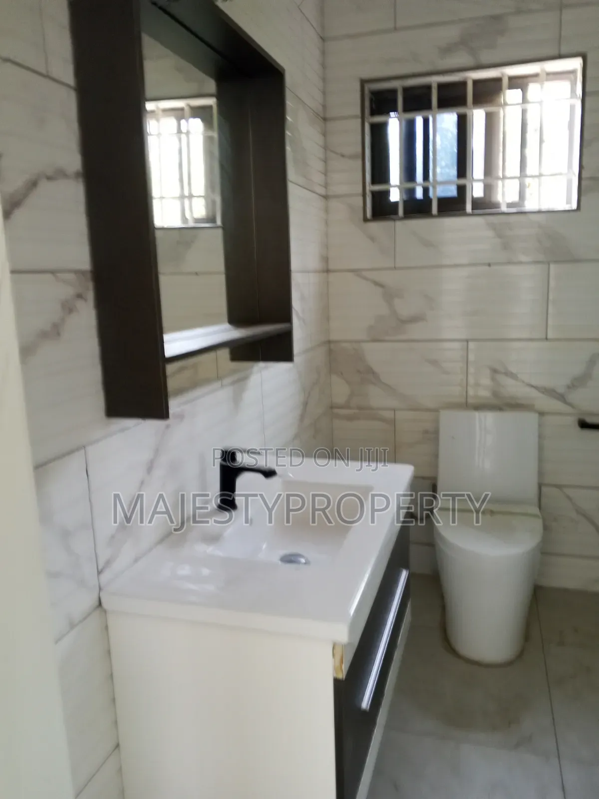 3bdrm Duplex in Hfc Estate, Baatsona Total for rent