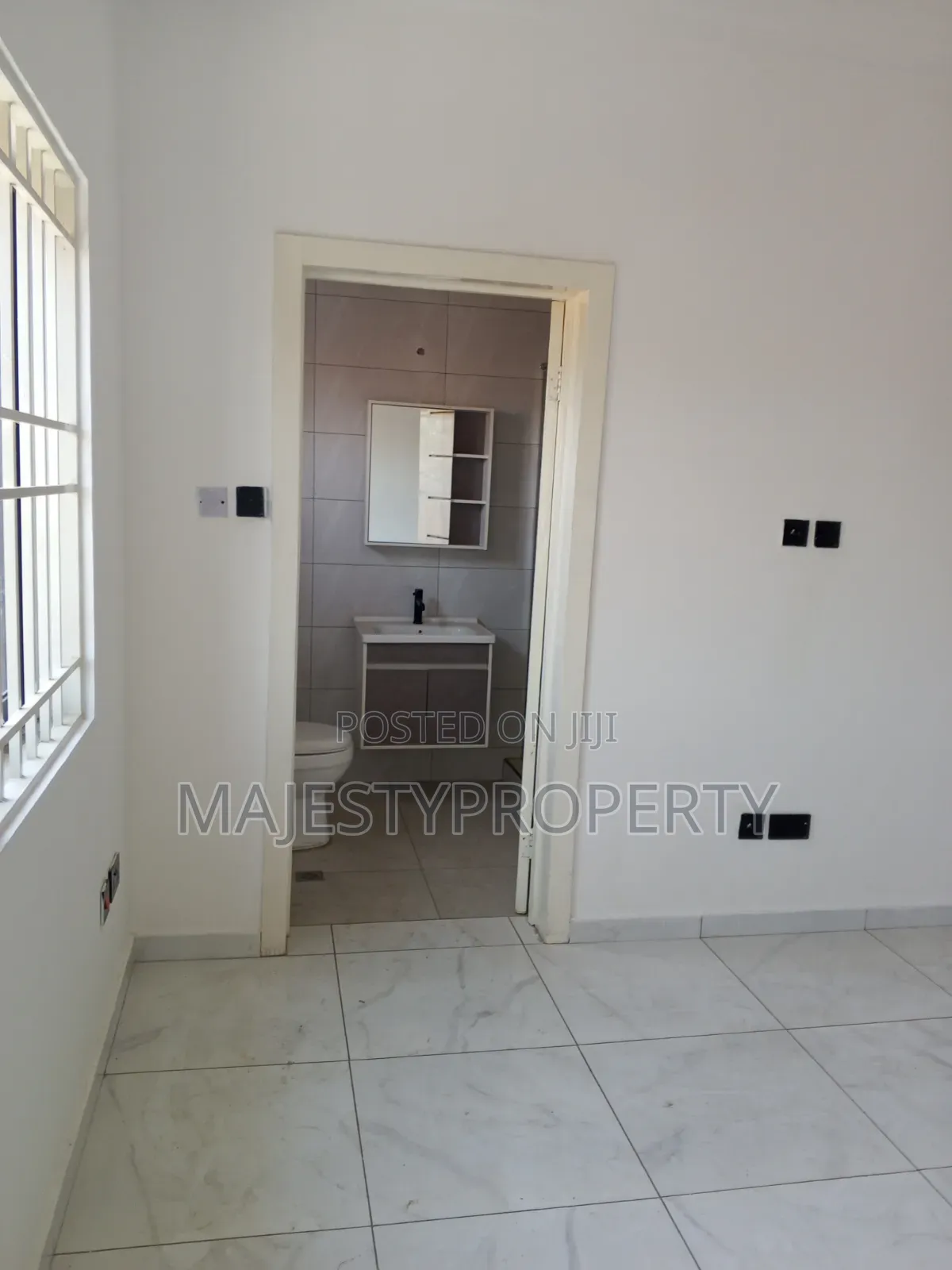 3bdrm Duplex in Hfc Estate, Baatsona Total for rent