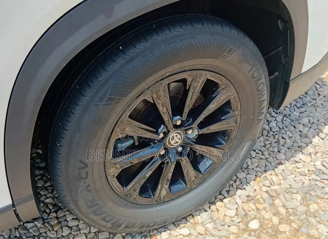 Toyota Highlander XLE FWD 2024 White