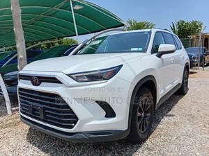 Toyota Highlander XLE FWD 2024 White