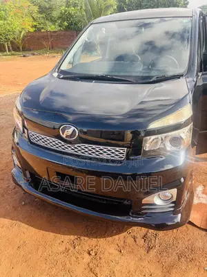 Toyota Voxy 2011 Black