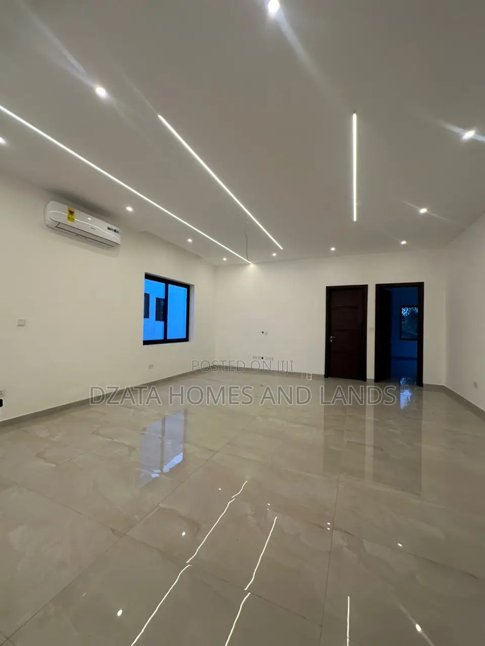 4bdrm Mansion in Sakumono, Spintex for sale