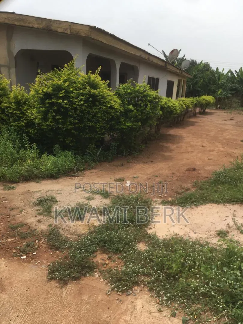 Furnished 3bdrm Bungalow in Koforidua, Akuapim North for sale