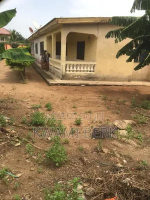 Furnished 3bdrm Bungalow in Koforidua, Akuapim North for sale