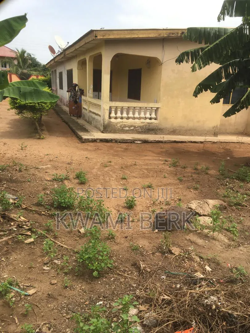 Furnished 3bdrm Bungalow in Koforidua, Akuapim North for sale