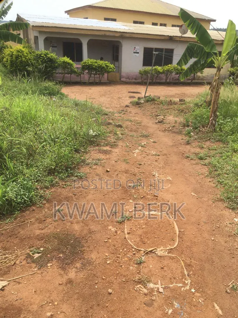 Furnished 3bdrm Bungalow in Koforidua, Akuapim North for sale