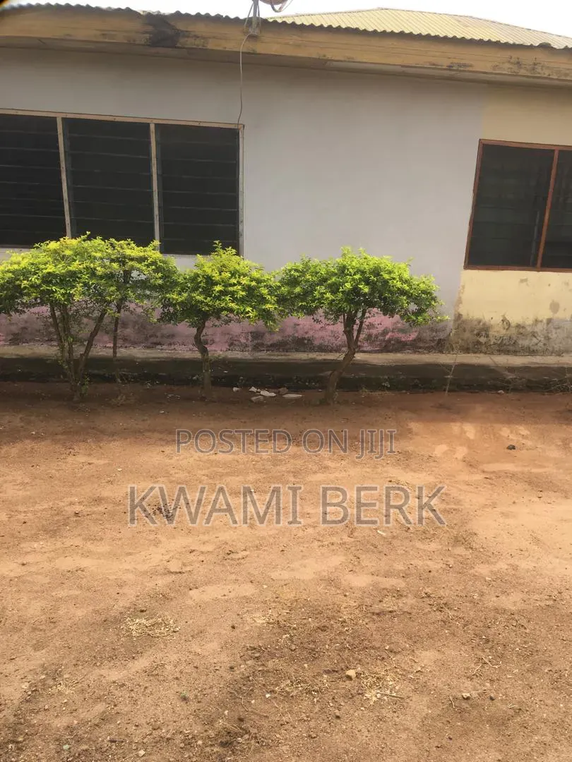 Furnished 3bdrm Bungalow in Koforidua, Akuapim North for sale