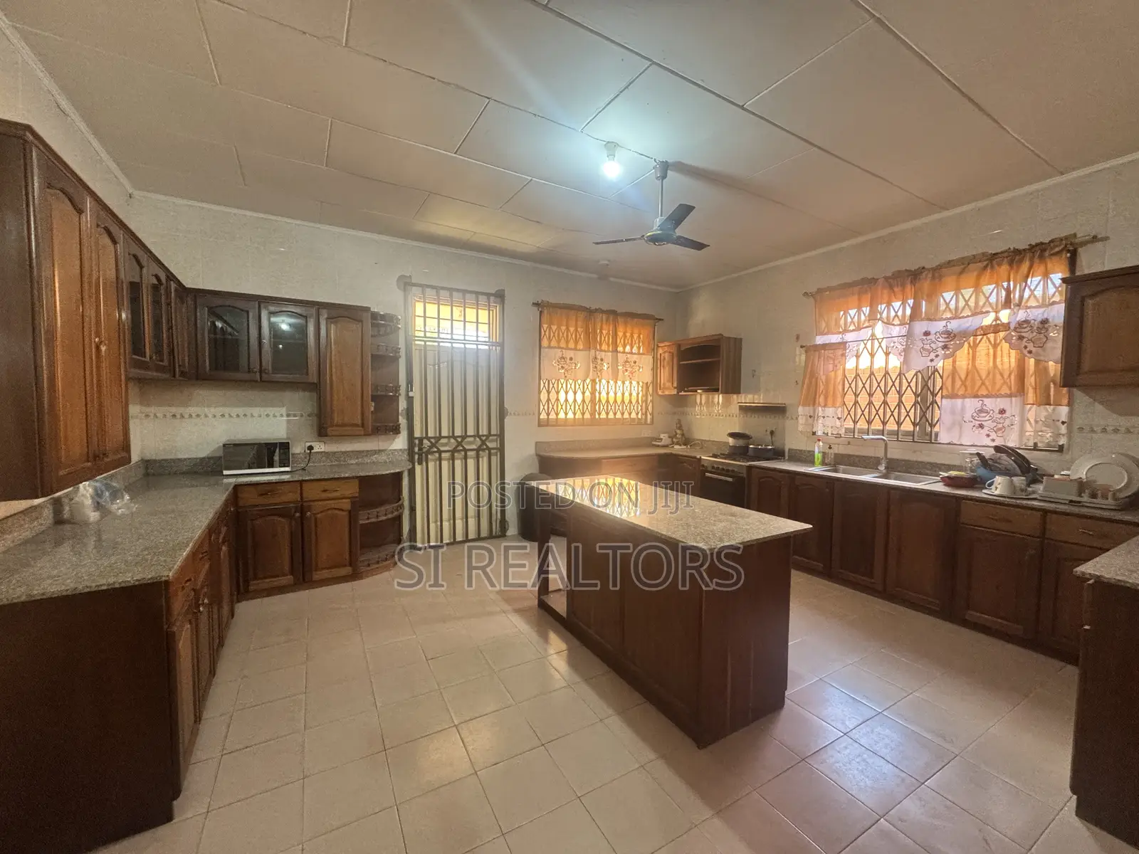 Furnished 4bdrm Bungalow in Sakumono Estates for rent