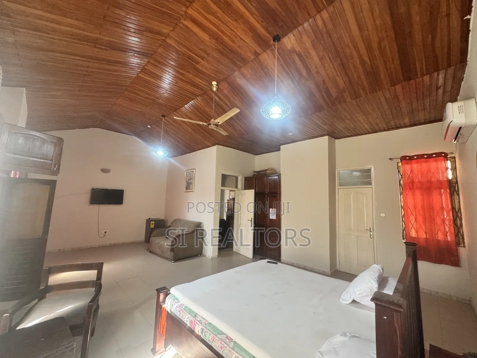 Furnished 4bdrm Bungalow in Sakumono Estates for rent