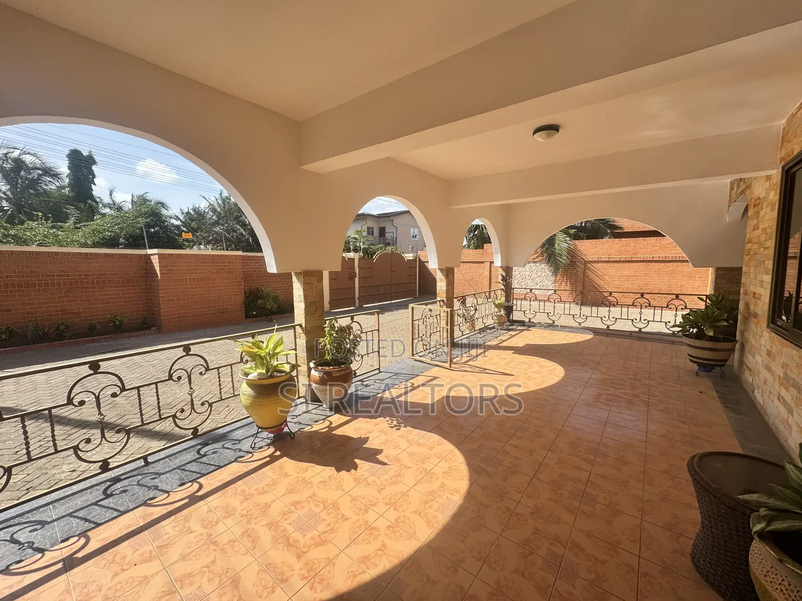 Furnished 4bdrm Bungalow in Sakumono Estates for rent