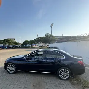 Mercedes-Benz C300 Luxury 4matic Sedan AWD (2.0L 4cyl 7A) 2017 Blue