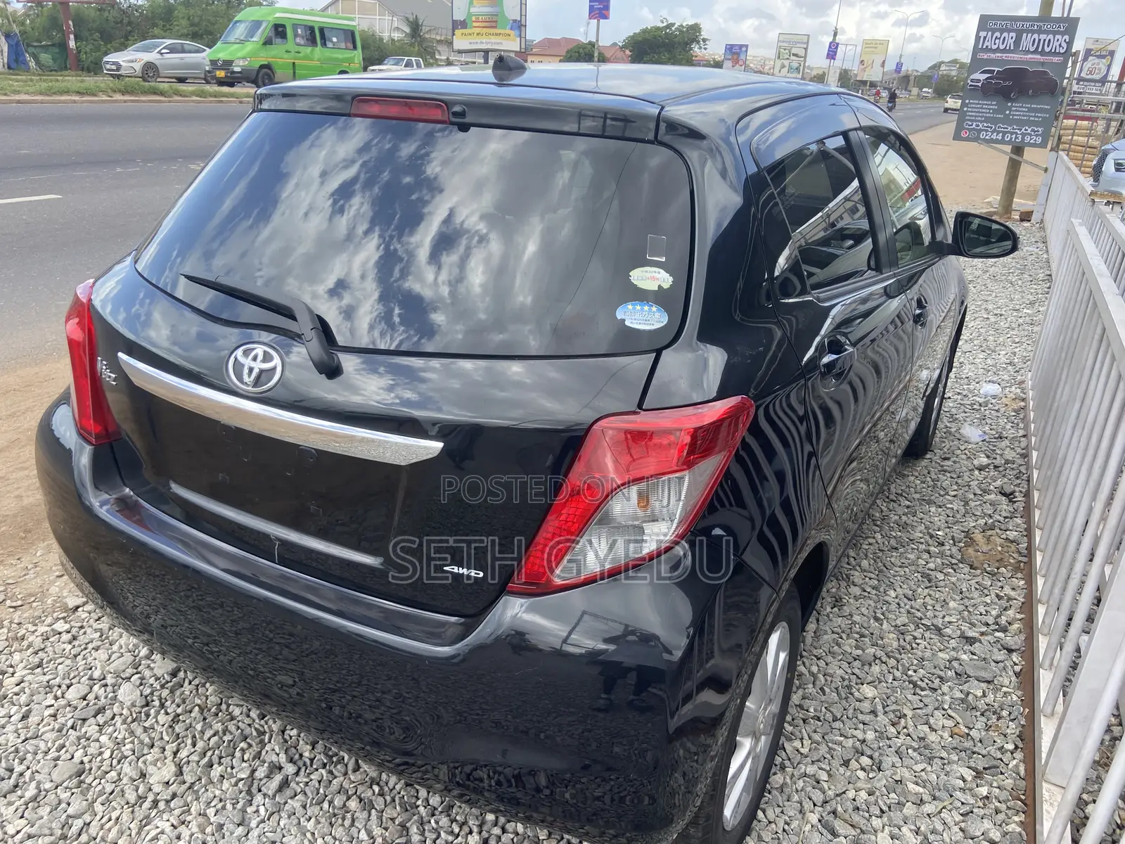 Toyota Vitz 2012 Black