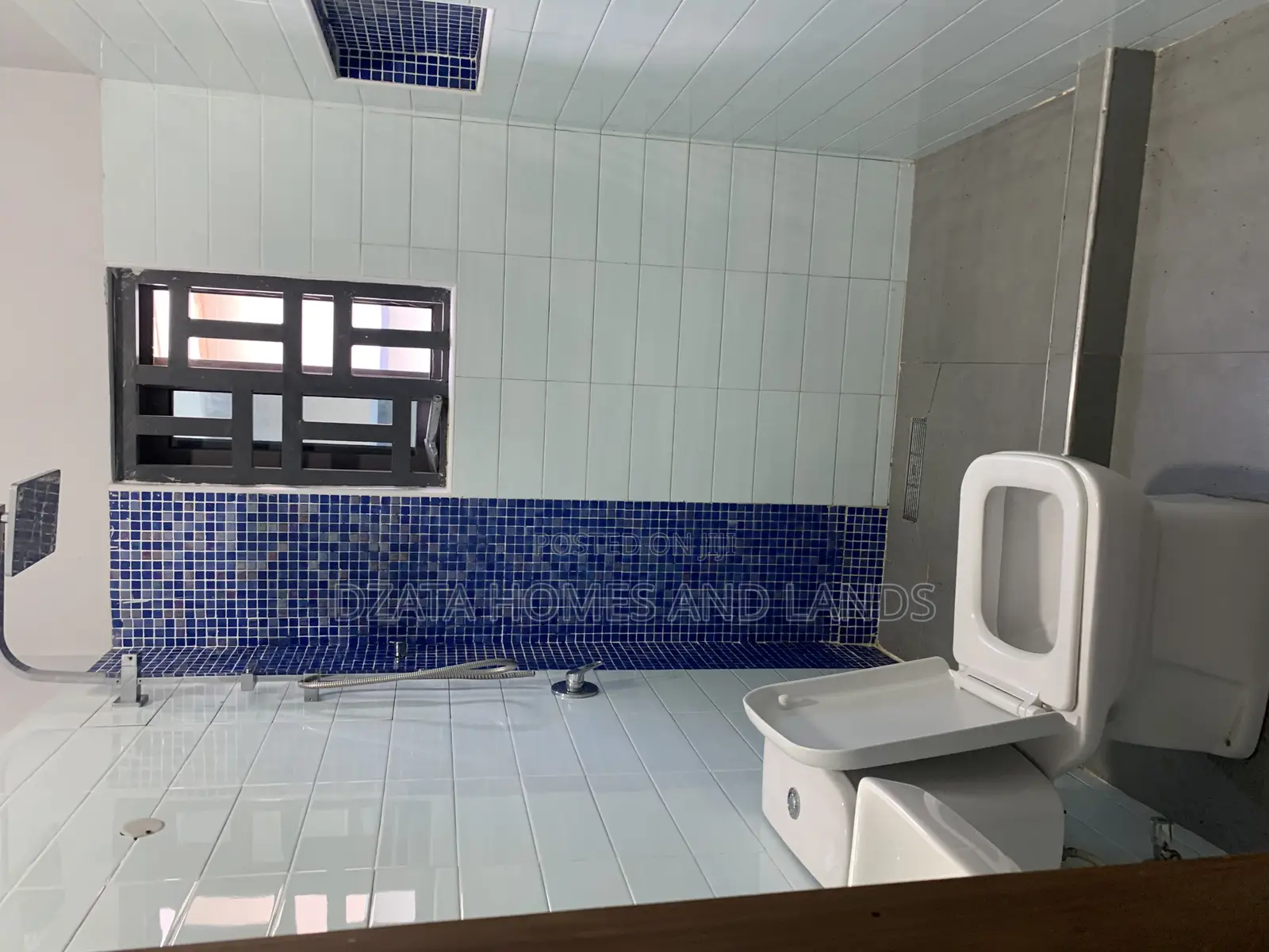 2bdrm Apartment in Lashibi Motors, Spintex for rent