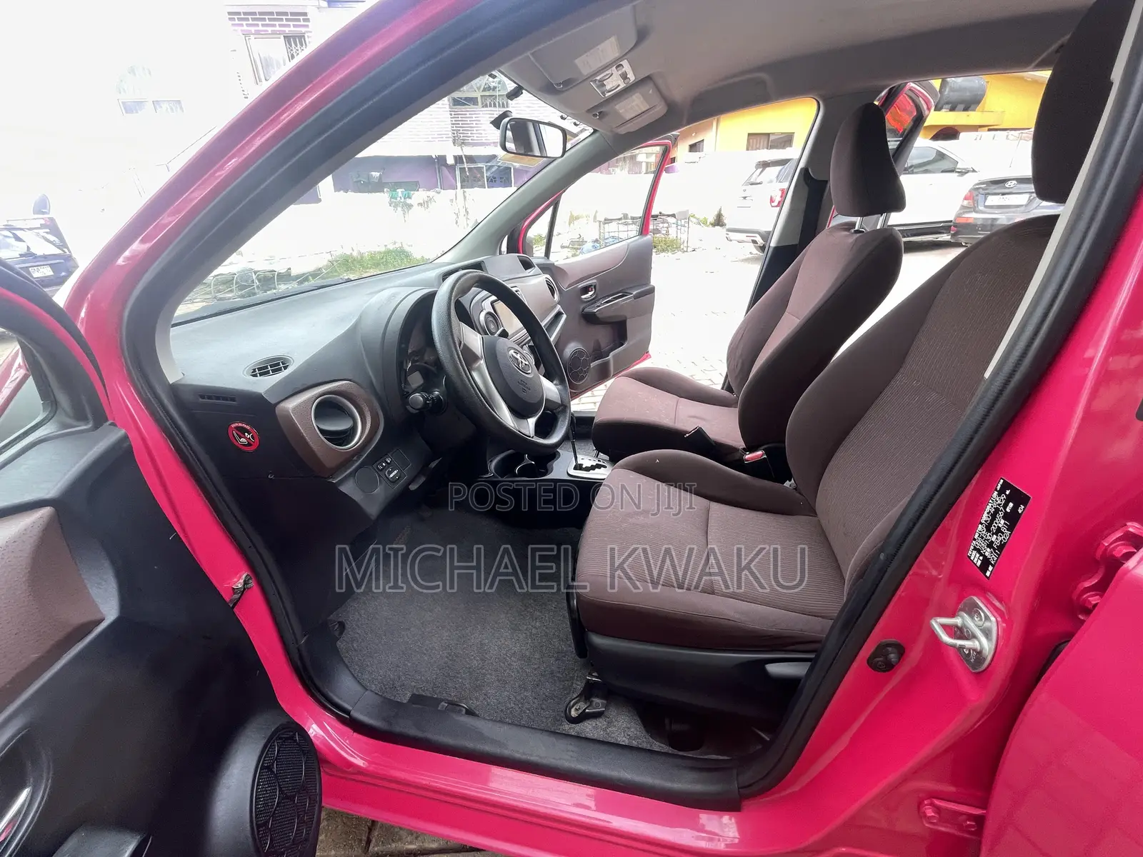 Toyota Vitz 2012 Red