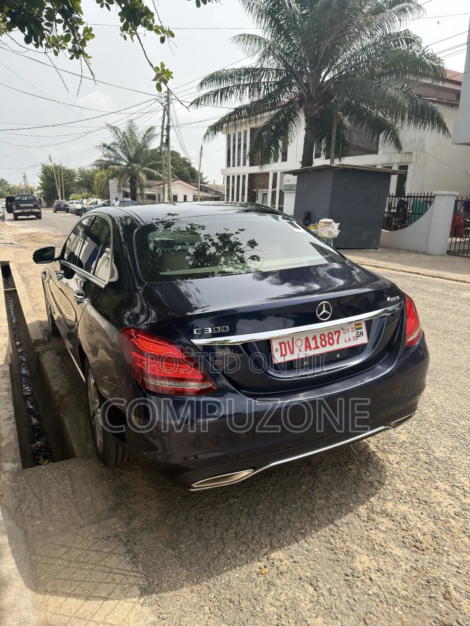 Mercedes-Benz C300 Luxury 4matic Sedan AWD (2.0L 4cyl 7A) 2017 Blue