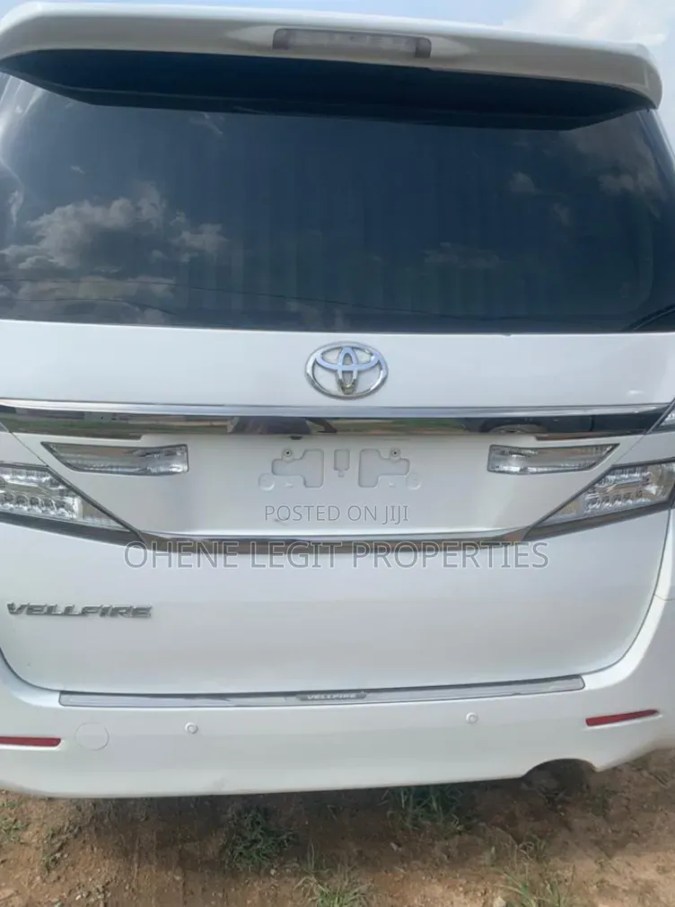 Toyota Vellfire 2013 White