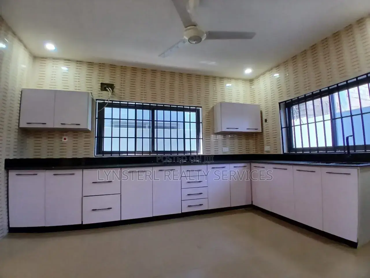 4bdrm House in Lake Side Estate for sale
